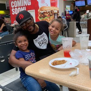 Meet your Posher, Leon